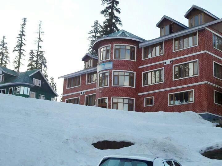 Fluorescence Hotel And Restaurant Gulmarg Exterior foto